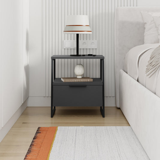 Pal kaasaegne öökapp metallraamiga – mitmeotstarbeline ja stiilne, 45 cm lai