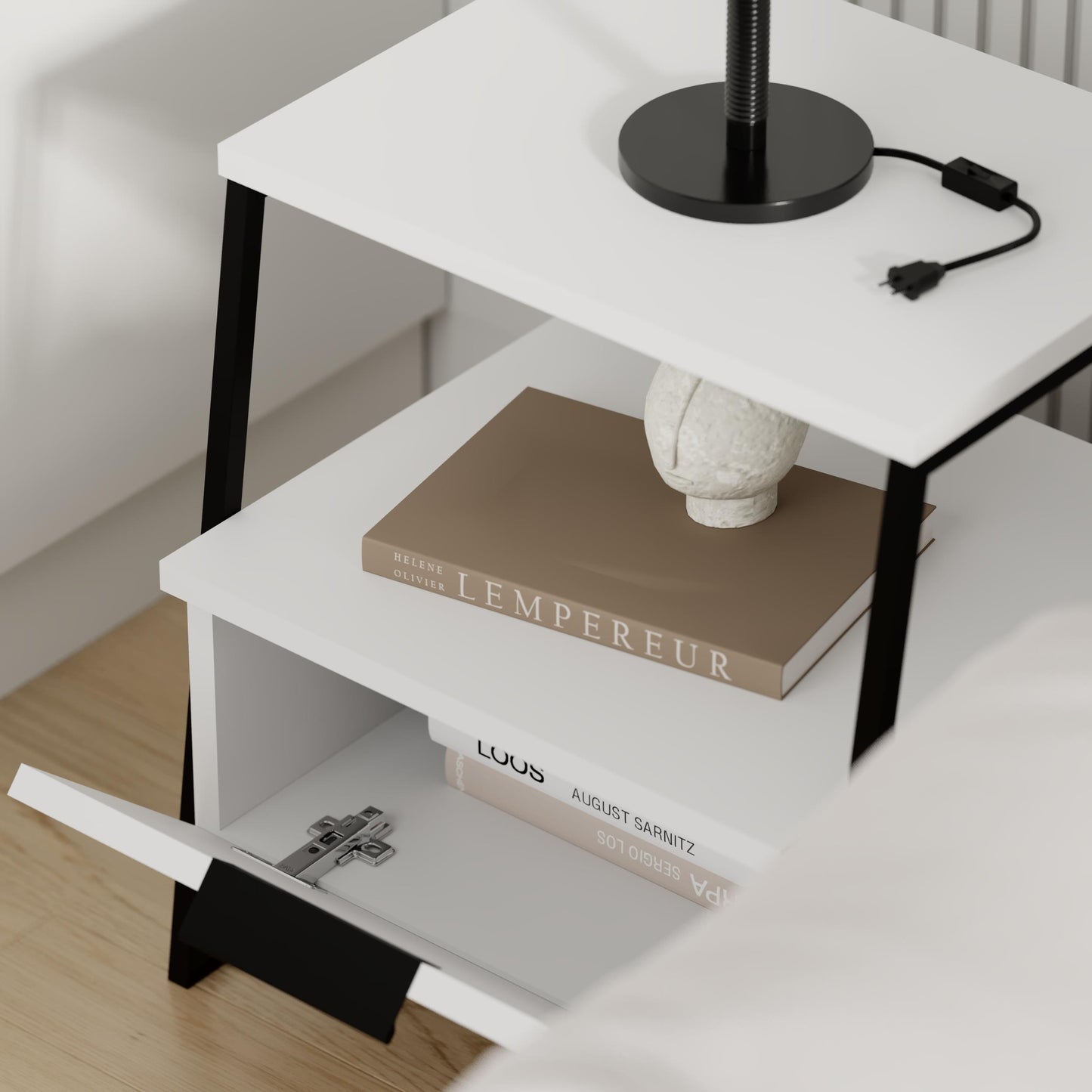 Pal kaasaegne öökapp metallraamiga – mitmeotstarbeline ja stiilne, 45 cm lai